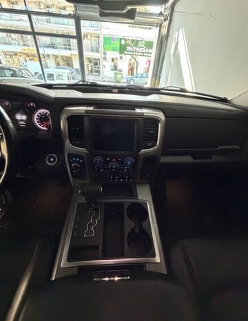 Ram 1500 2020 V8 USD 47.500 lleno