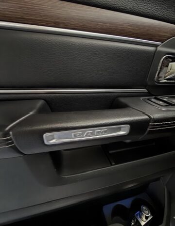 Ram 1500 2020 V8 USD 47.500 lleno